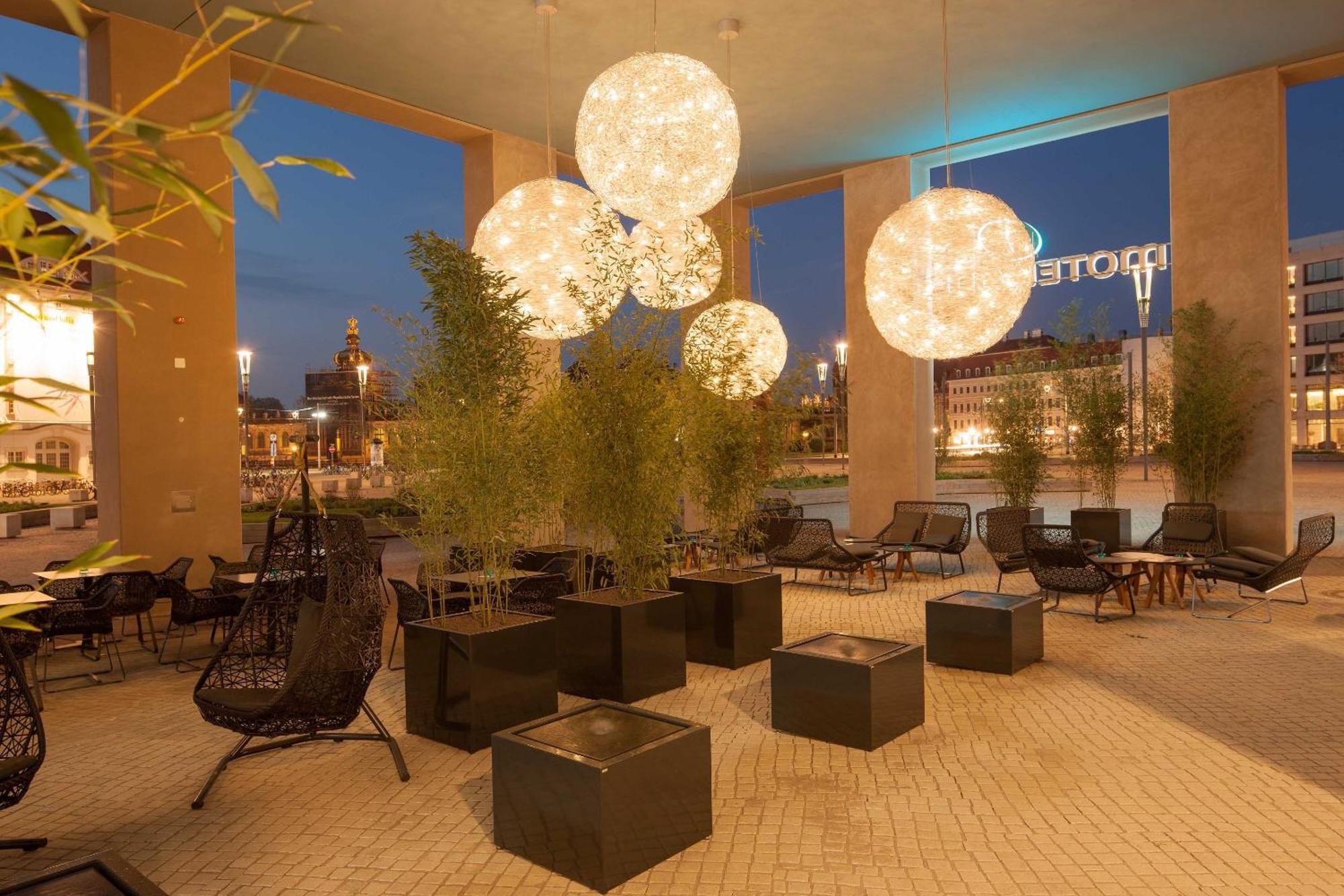 Motel One Dresden Am Zwinger ภายนอก รูปภาพ