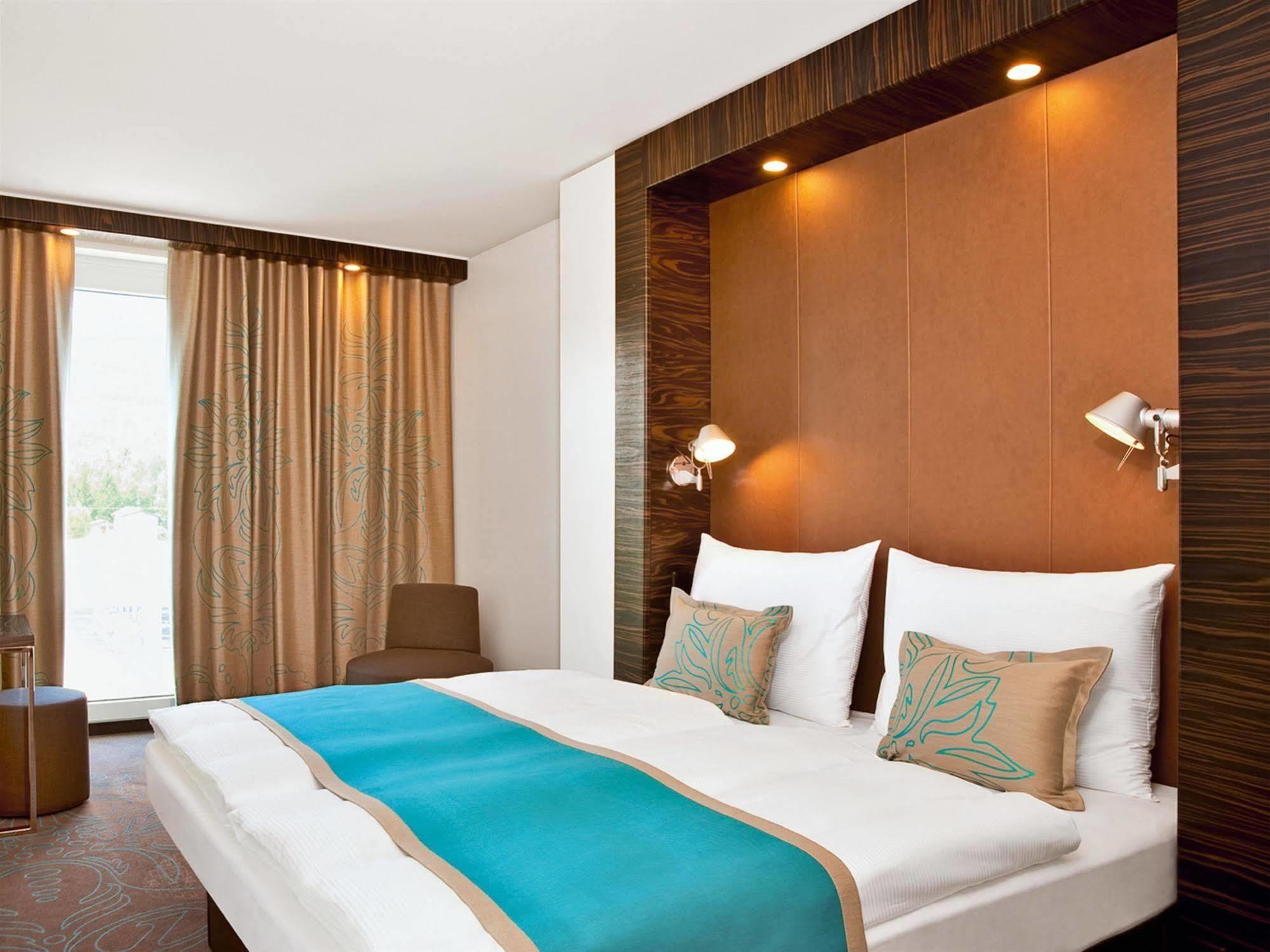Motel One Dresden Am Zwinger ภายนอก รูปภาพ